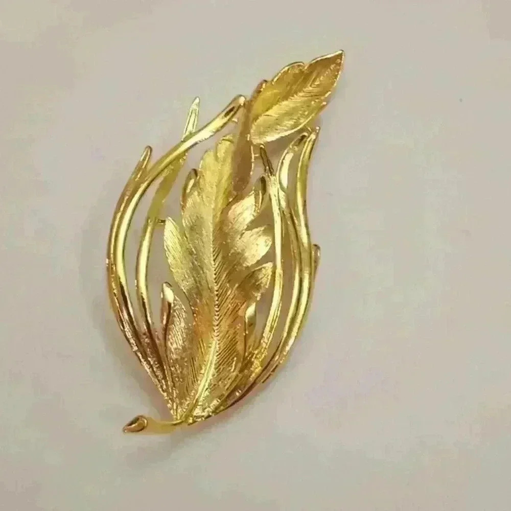 Beautiful‎ Fall Leaf 🍂 Pin - Picture 2 of 4
